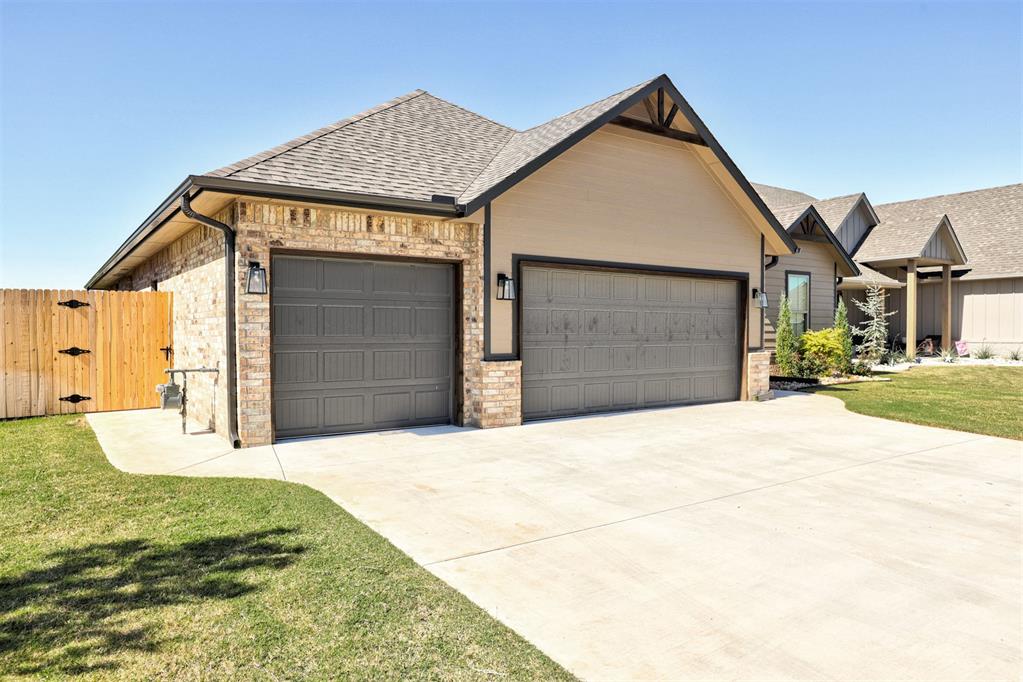 2029 Aminas Way Property Photo 4