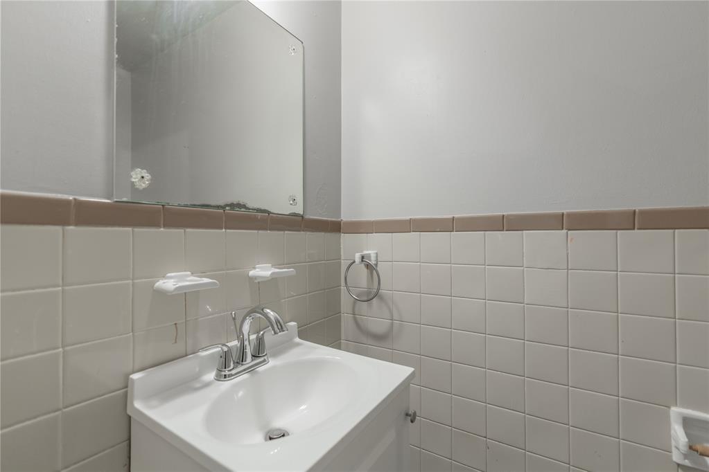 4420 Nw 27th Street Property Photo 17