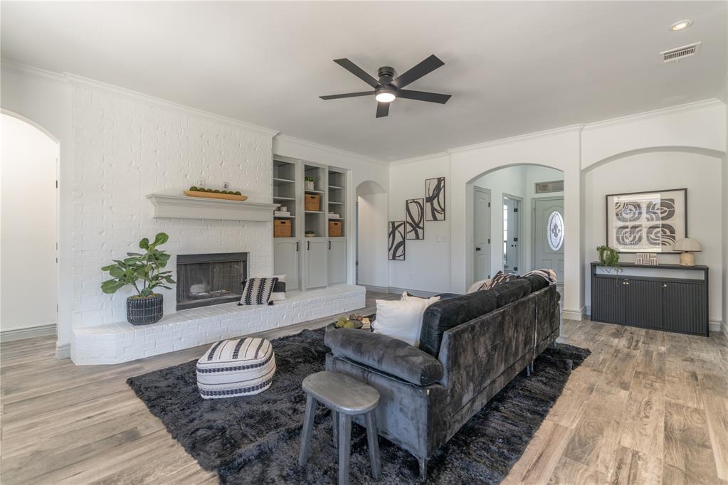 8729 Ally Way Property Photo 2