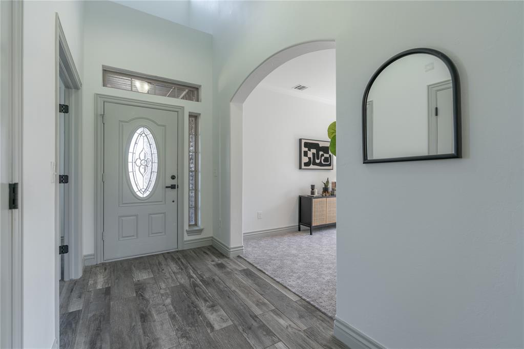 8729 Ally Way Property Photo 7