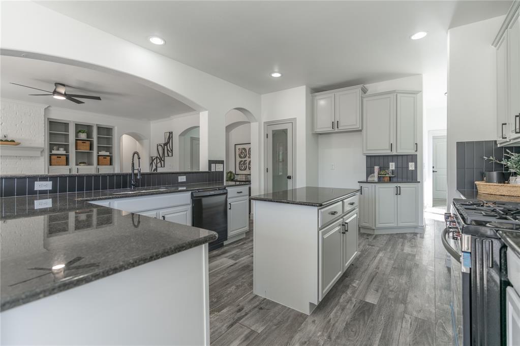 8729 Ally Way Property Photo 13