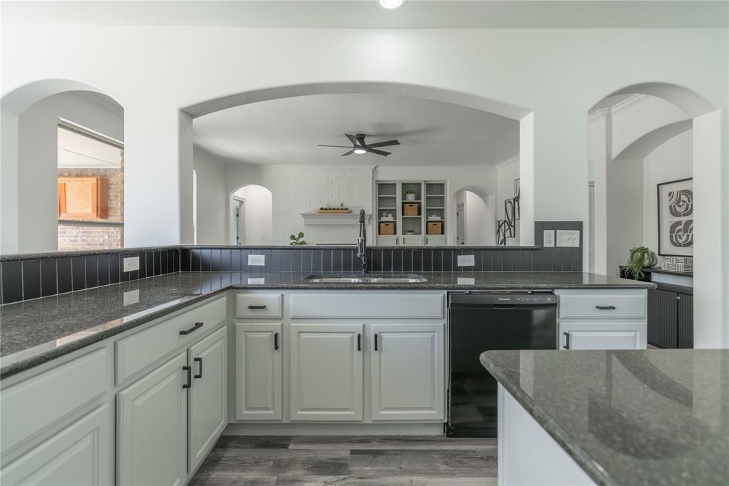 8729 Ally Way Property Photo 14