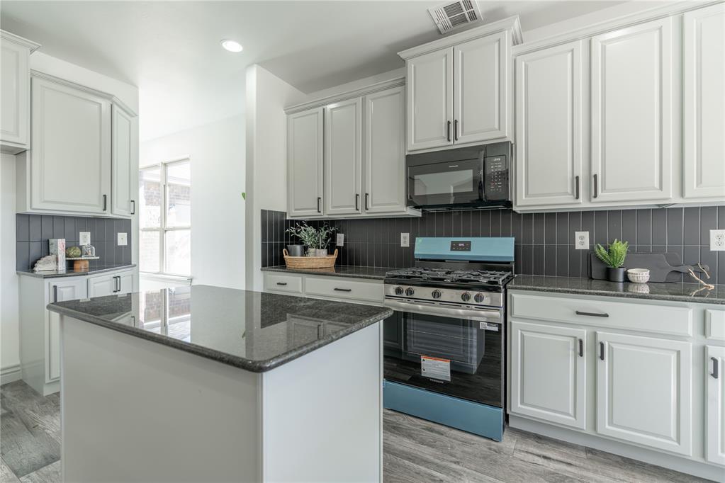 8729 Ally Way Property Photo 15