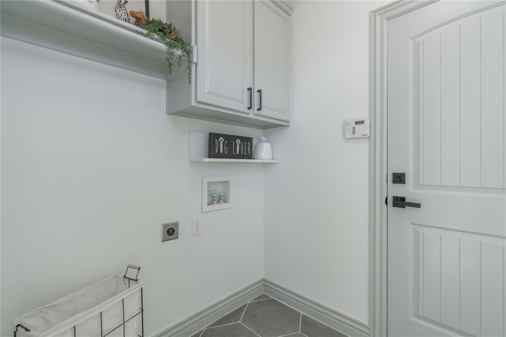 8729 Ally Way Property Photo 17