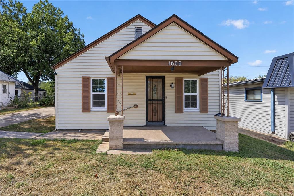 1606 S Choctaw Avenue Property Photo 3