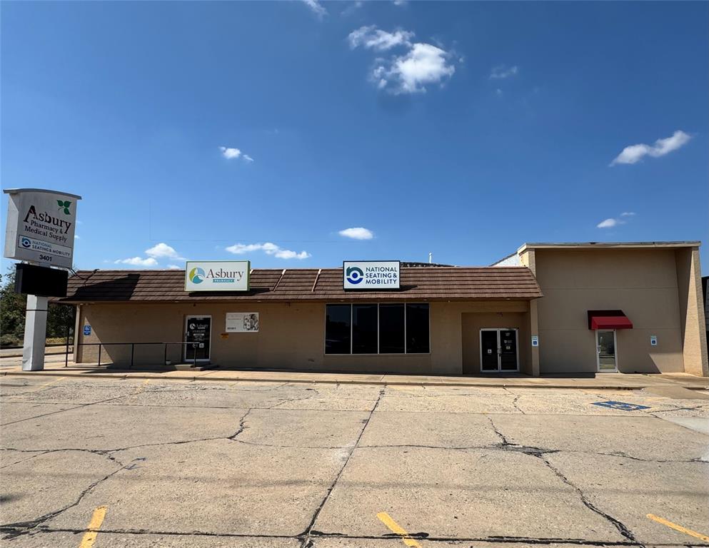 3401 N May Avenue Property Photo 1