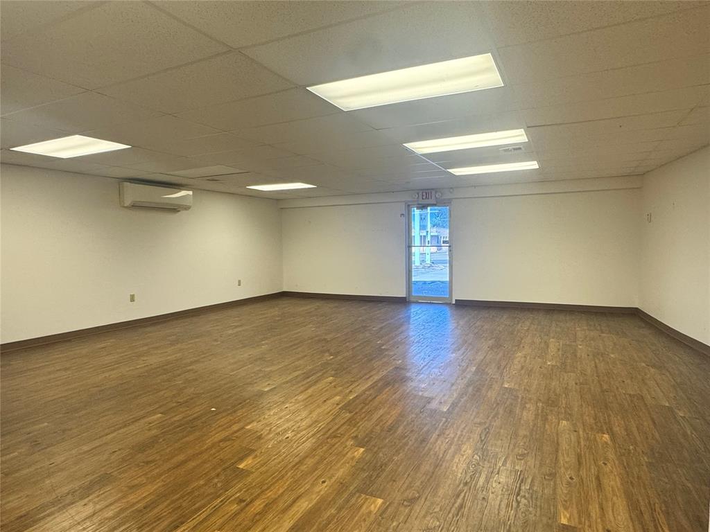3401 N May Avenue Property Photo 12