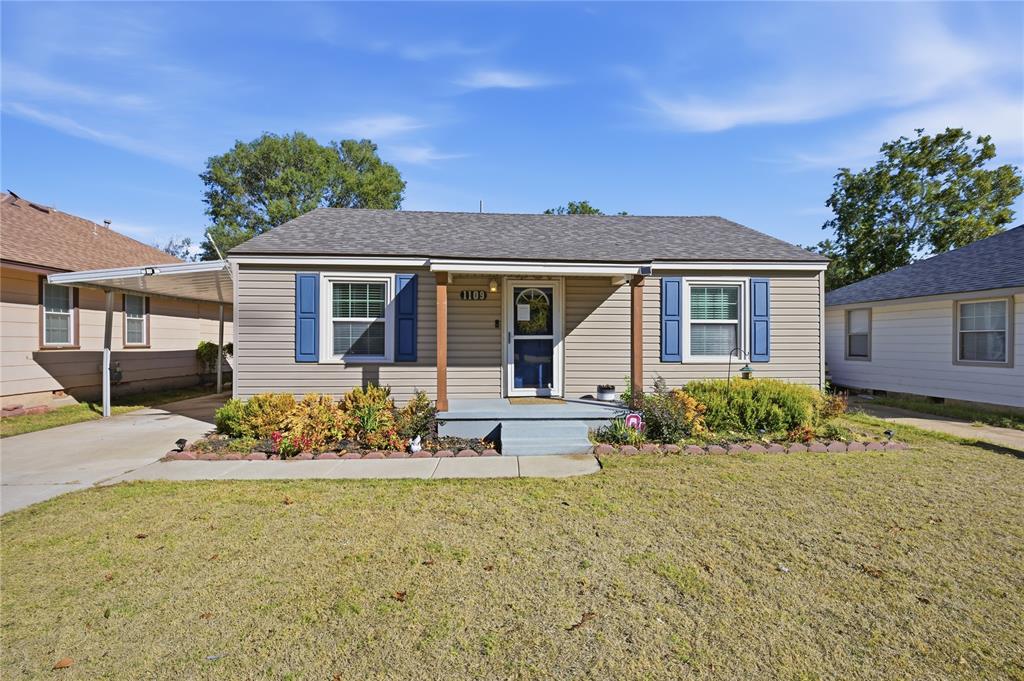1109 E Oak Street Property Photo 1