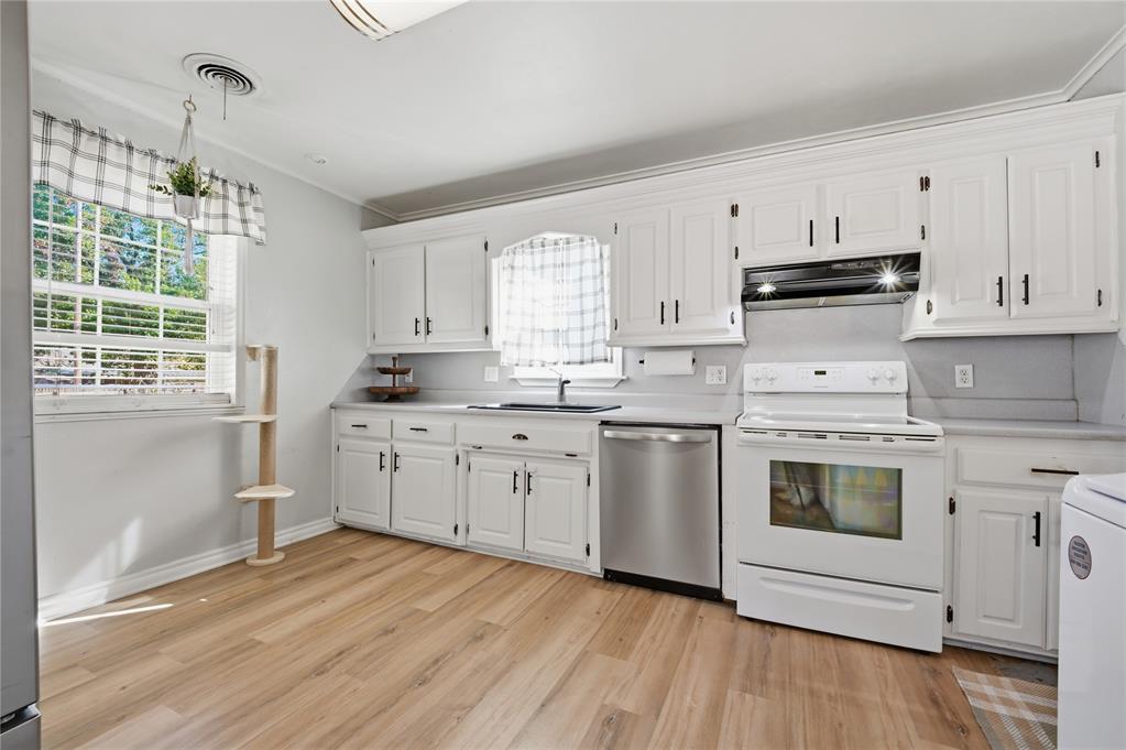 1109 E Oak Street Property Photo 11