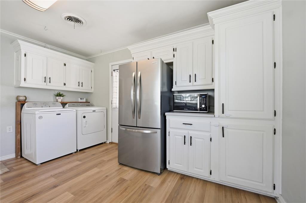 1109 E Oak Street Property Photo 13