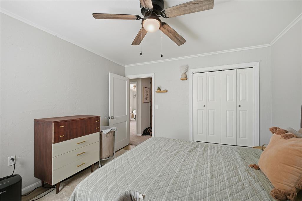 1109 E Oak Street Property Photo 19