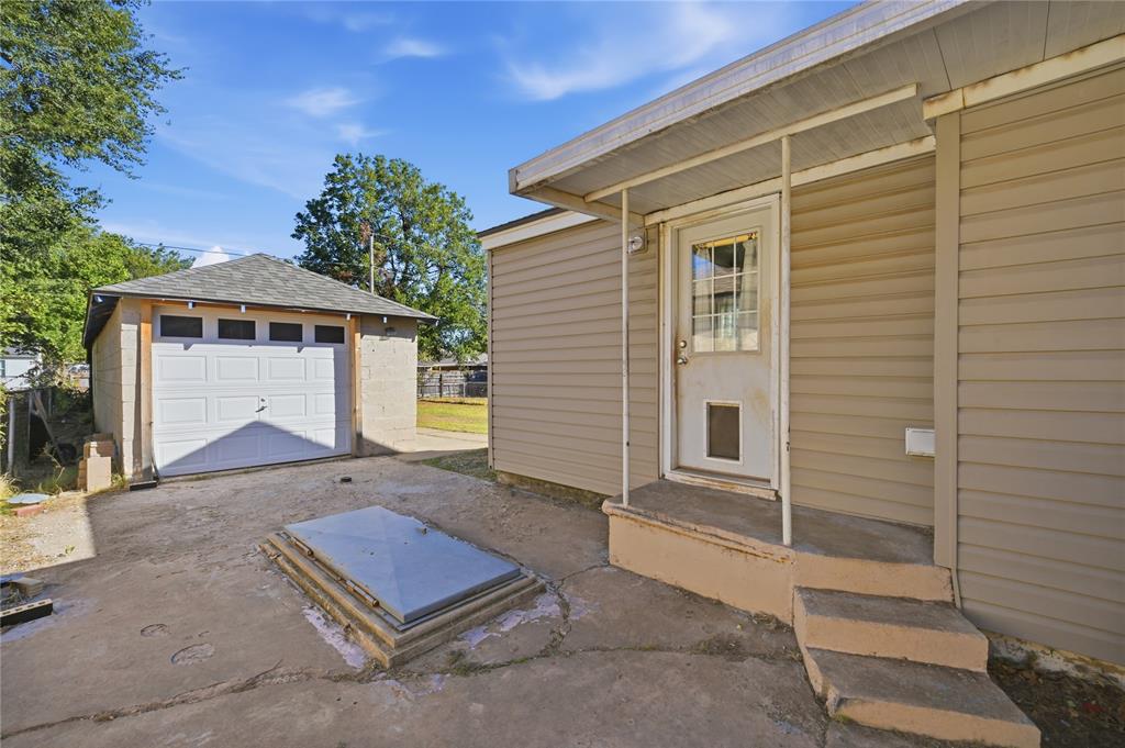 1109 E Oak Street Property Photo 20