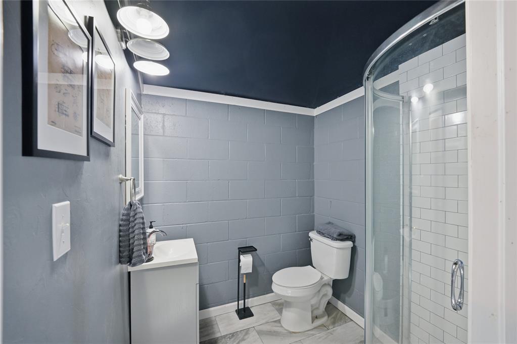 1109 E Oak Street Property Photo 22