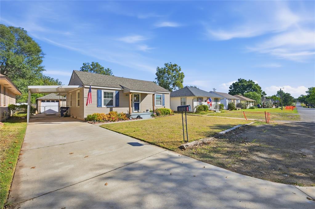1109 E Oak Street Property Photo 24