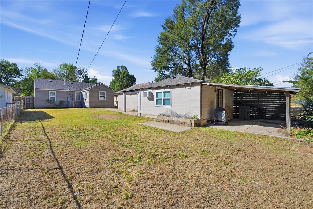 1109 E Oak Street Property Photo 27