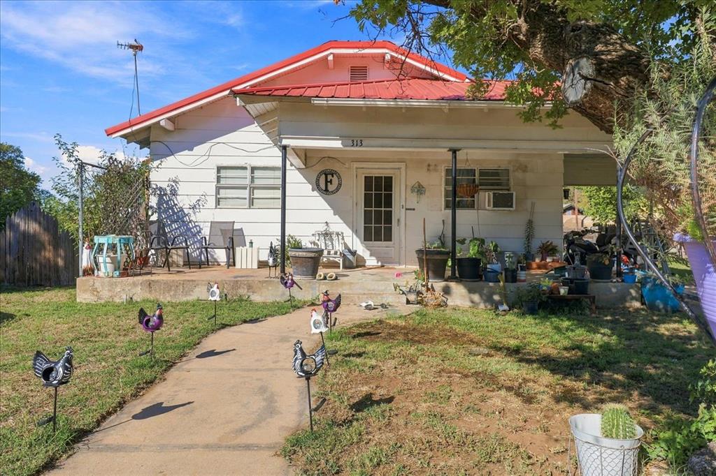 313 S Magnolia Avenue Property Photo 1