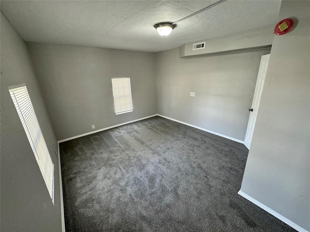 740 Nw 91st Street Property Photo 3