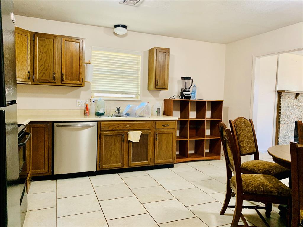 903 Lera Lane Property Photo 4