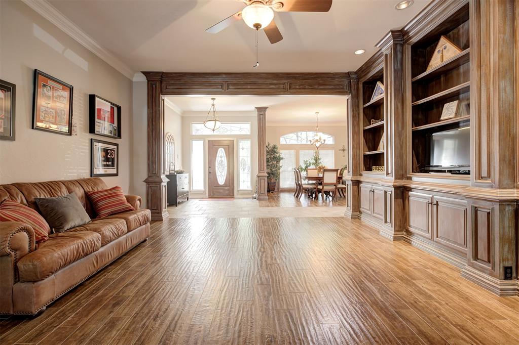 1823 Oak Forest Drive Property Photo 6
