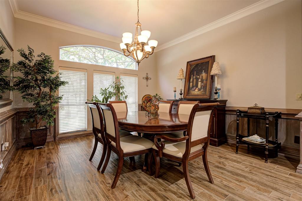 1823 Oak Forest Drive Property Photo 9