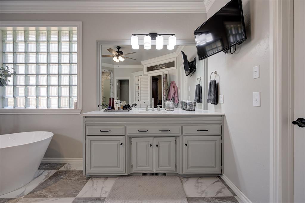 1823 Oak Forest Drive Property Photo 24