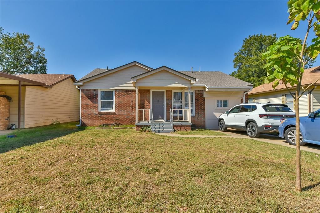 1009 N Farra Drive Property Photo 1