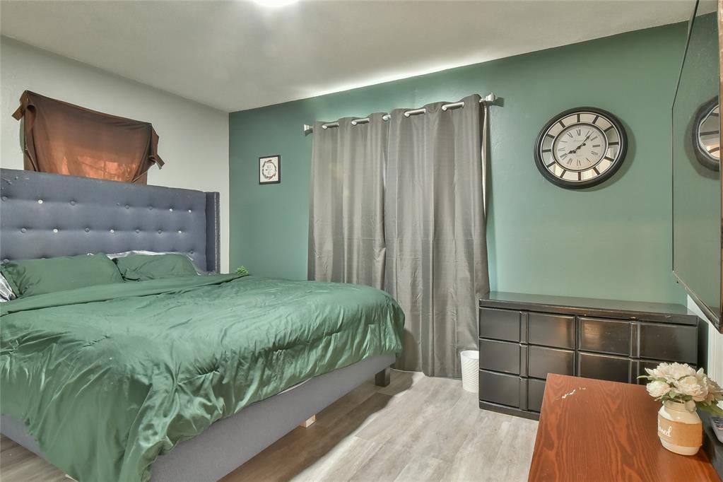 1009 N Farra Drive Property Photo 11