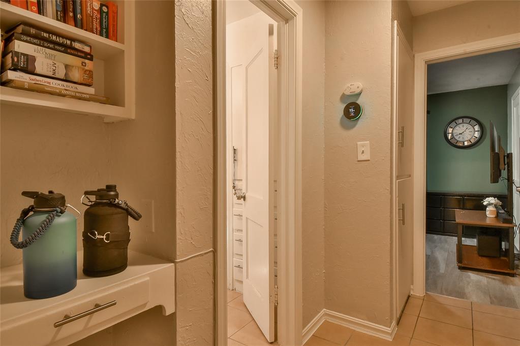 1009 N Farra Drive Property Photo 15