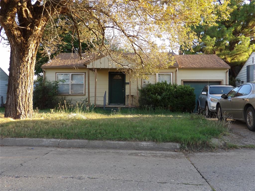 305 W Hickory Avenue Property Photo 1