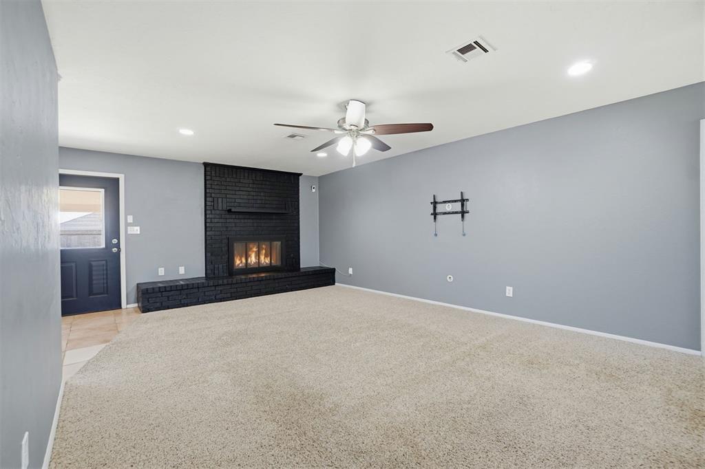 1208 S Trail Drive Property Photo 5