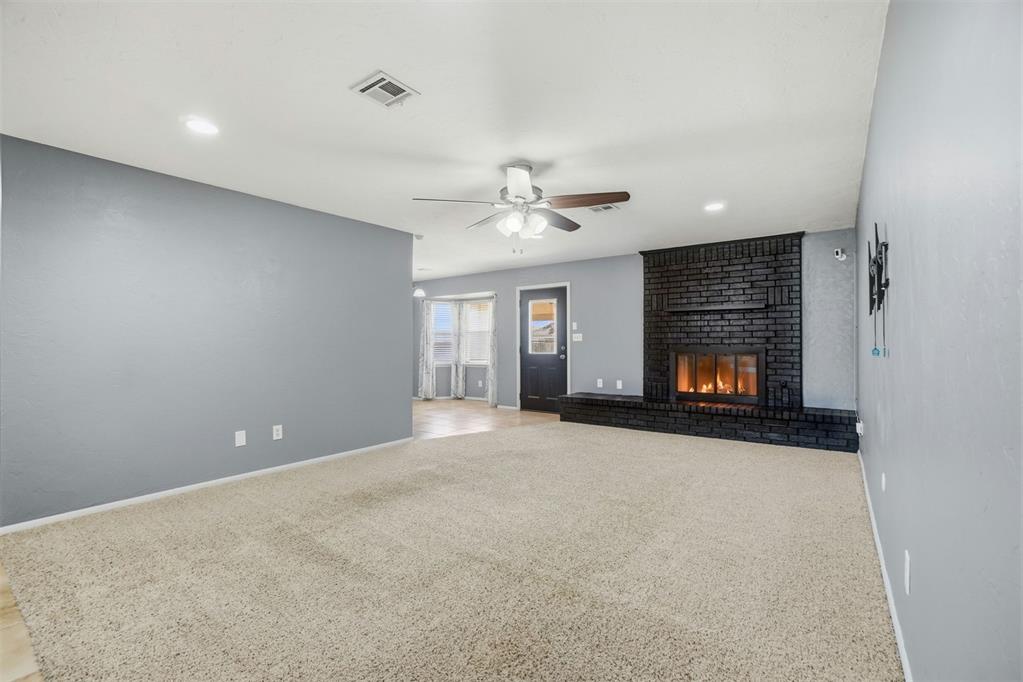 1208 S Trail Drive Property Photo 7