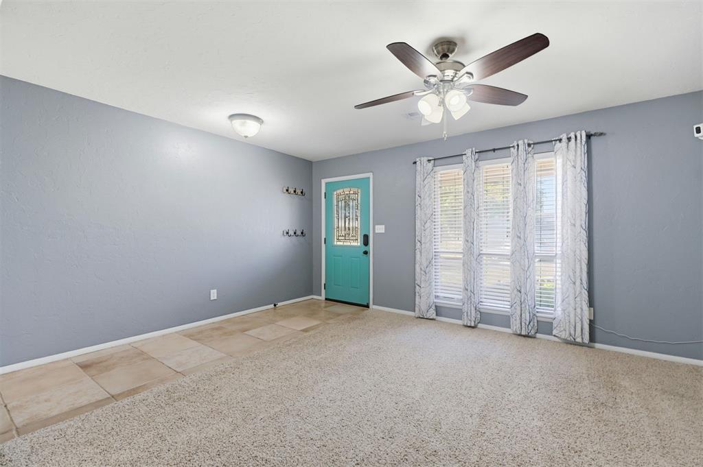 1208 S Trail Drive Property Photo 9