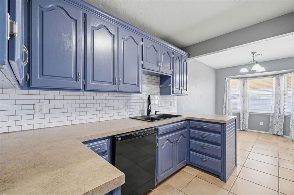 1208 S Trail Drive Property Photo 15