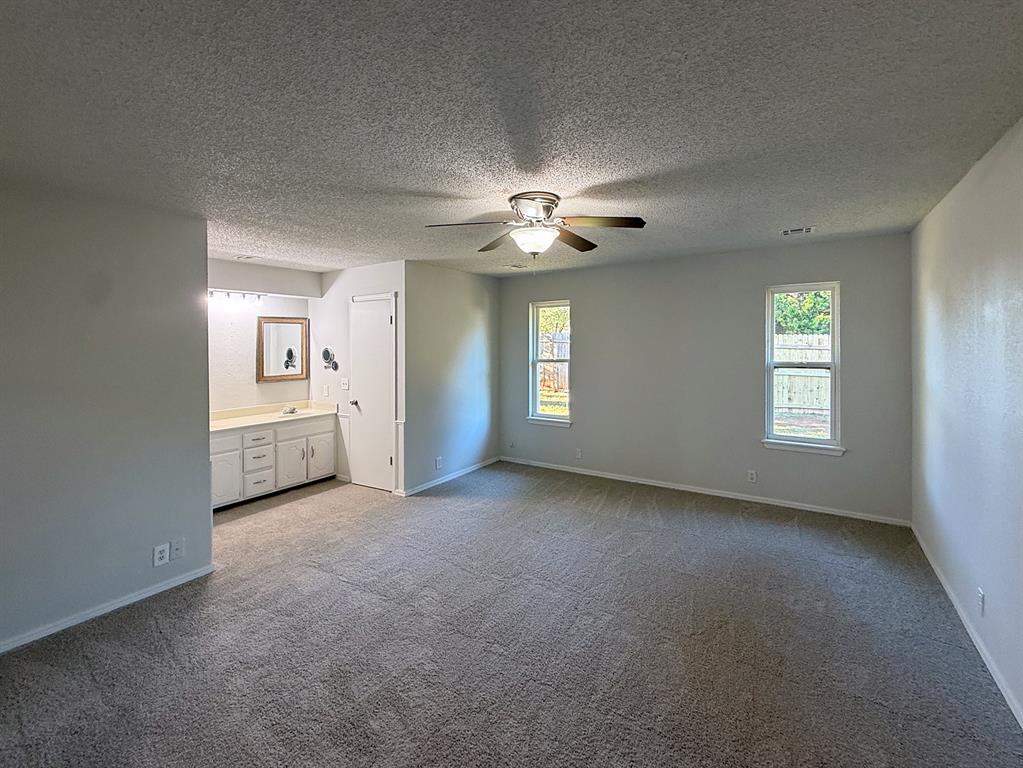 2717 Rolling Hills Terrace Property Photo 4