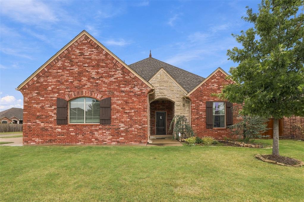 13608 Cobblestone Curve Road Property Photo 1