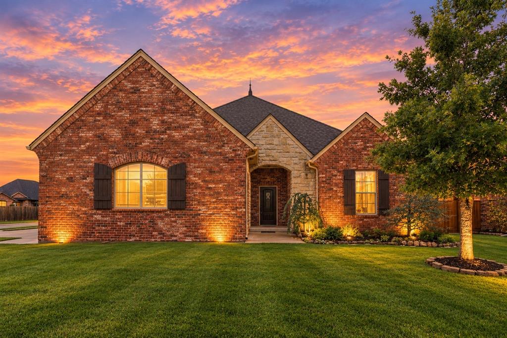 13608 Cobblestone Curve Road Property Photo 1