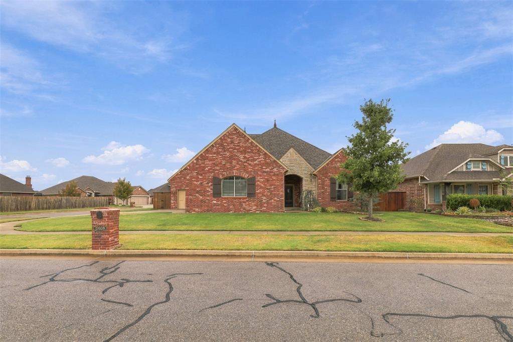 13608 Cobblestone Curve Road Property Photo 3