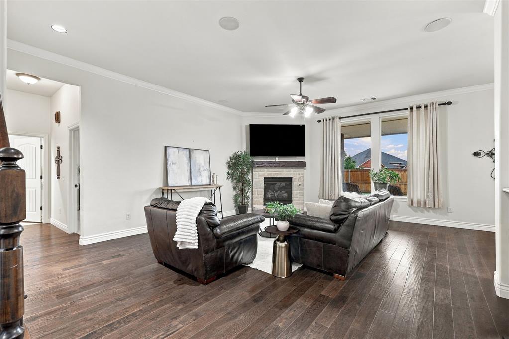 13608 Cobblestone Curve Road Property Photo 8