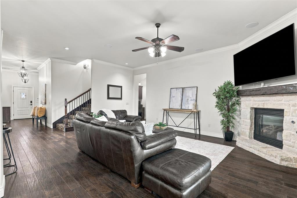 13608 Cobblestone Curve Road Property Photo 10