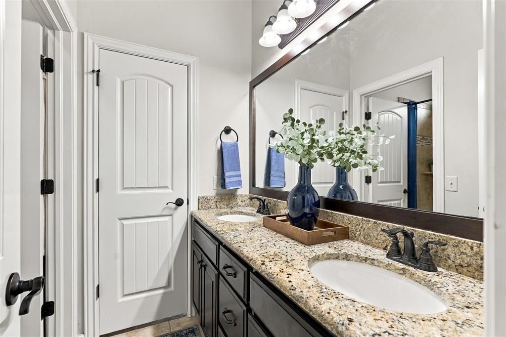 13608 Cobblestone Curve Road Property Photo 26
