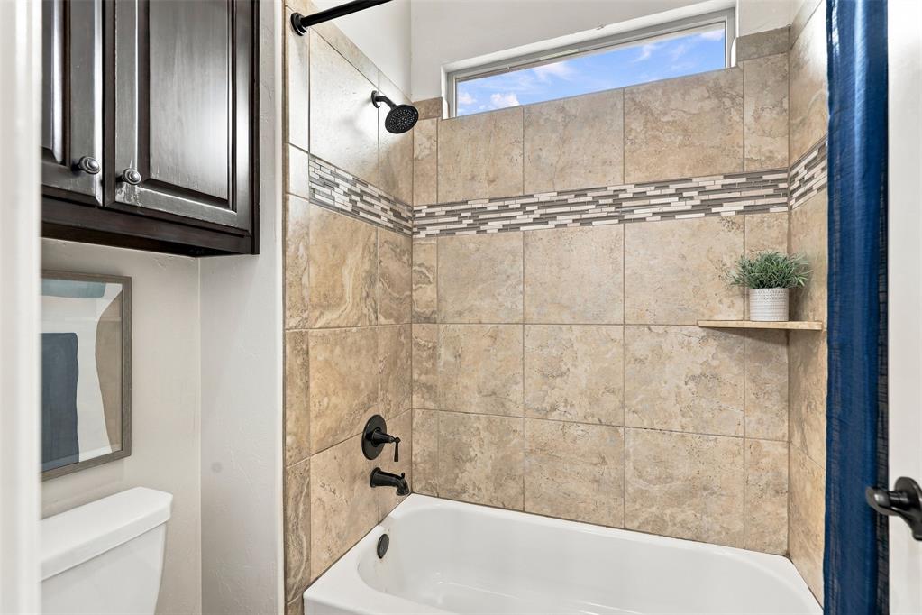 13608 Cobblestone Curve Road Property Photo 30