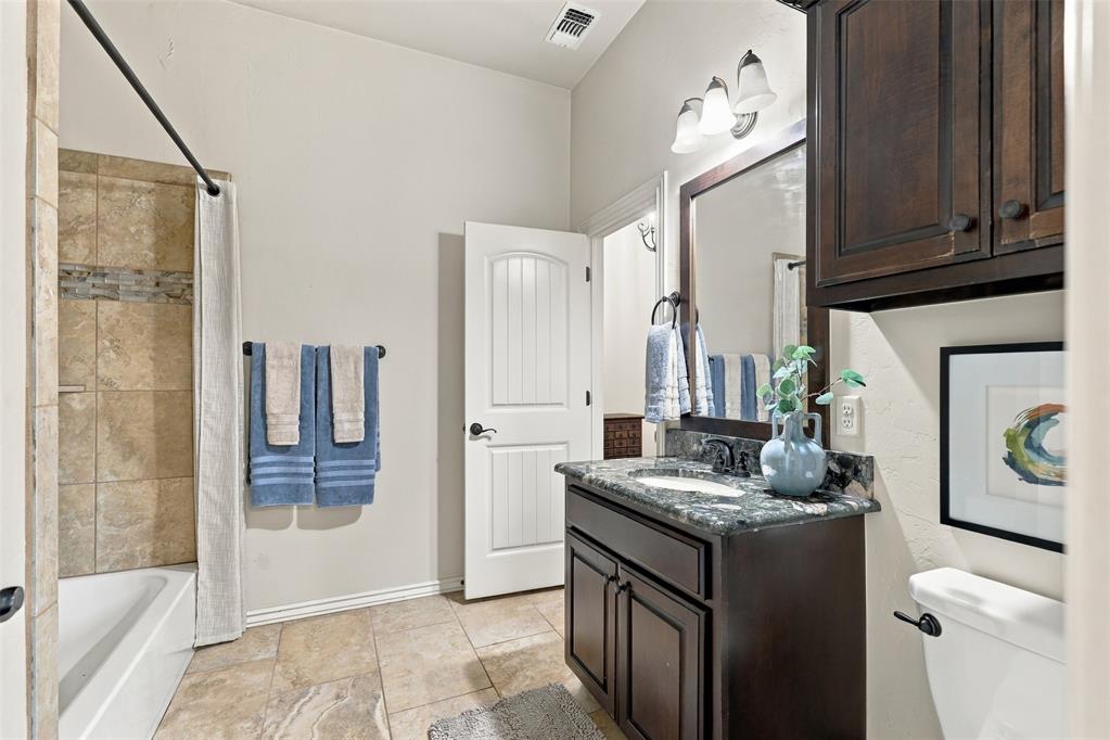 13608 Cobblestone Curve Road Property Photo 32