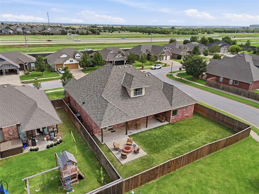 13608 Cobblestone Curve Road Property Photo 42