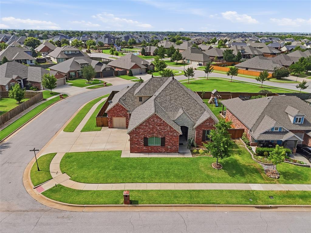 13608 Cobblestone Curve Road Property Photo 47