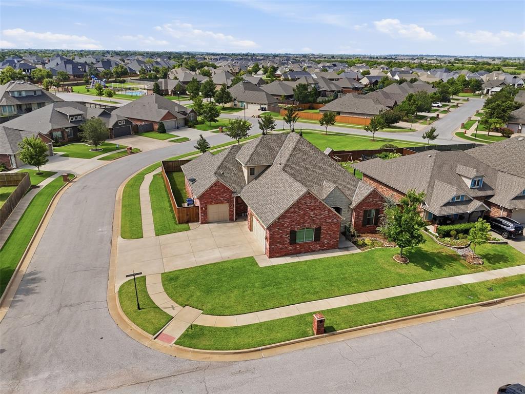 13608 Cobblestone Curve Road Property Photo 48