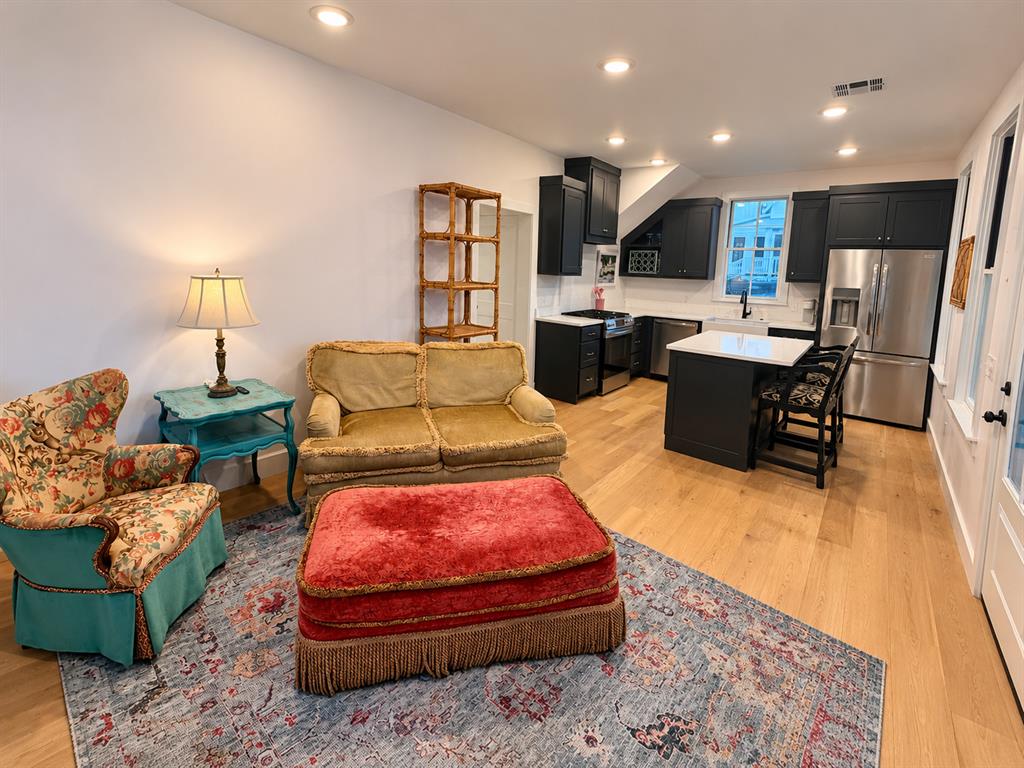 38 Hill Street B Property Photo 6