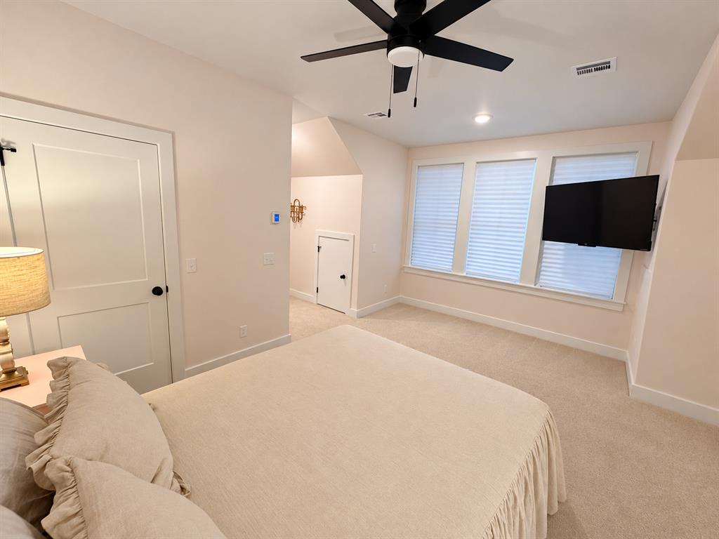 38 Hill Street B Property Photo 24