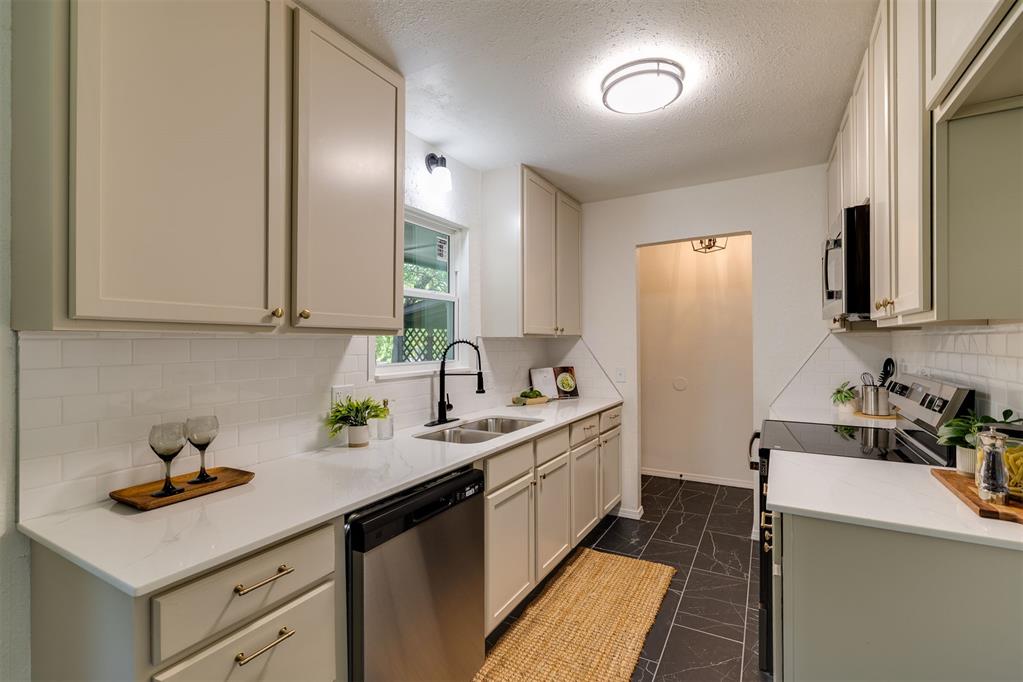 600 Franklin Street Property Photo 13