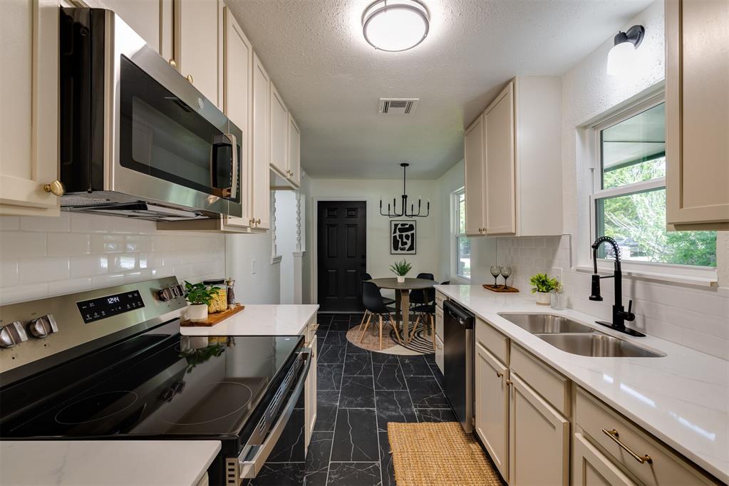 600 Franklin Street Property Photo 15