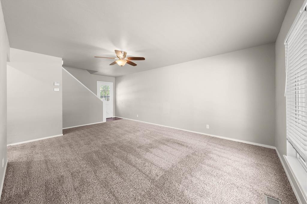 2437 Nw 109th Street Property Photo 6
